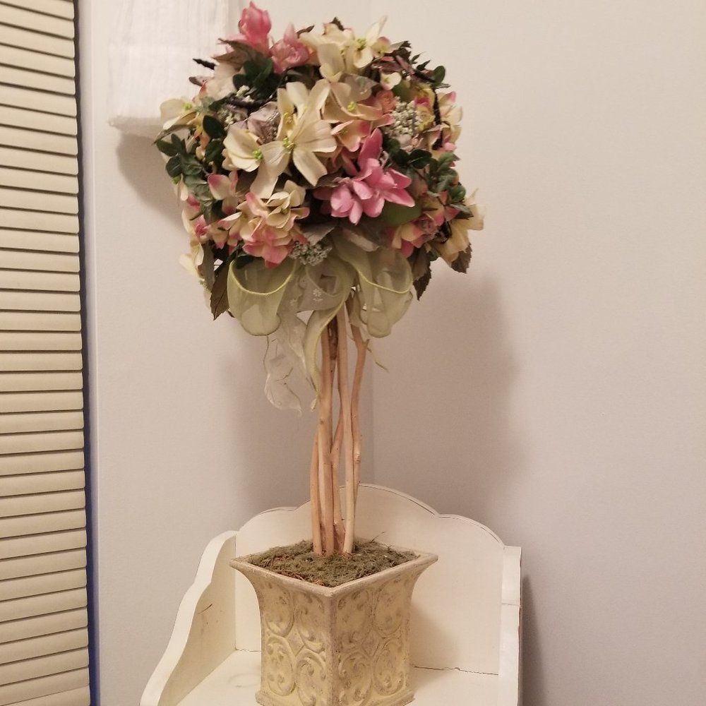 FAUX FLORAL POTTED TOPIARY 25" Tall.